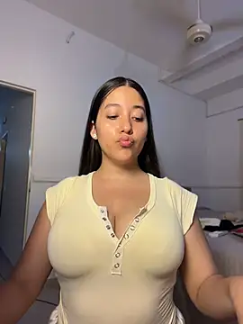 Snapshot of Nhefertary chatting on May 14, 2026, 12:06 am Nhefertary online show from May 14, 2026, 12:06 am