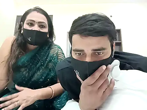 Snapshot of horny_milf_couple chatting on October 27, 2025, 5:17 pm horny milf couple online show from October 27, 2025, 5:17 pm