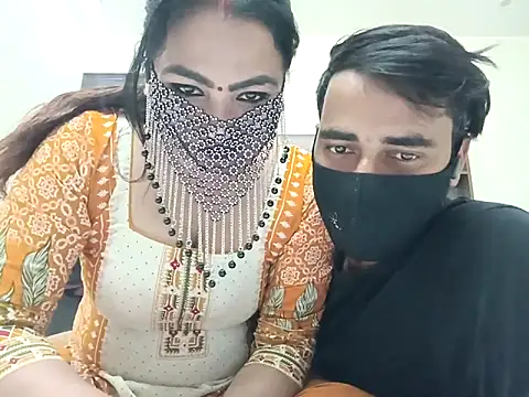 Snapshot of horny_milf_couple chatting on November 18, 2025, 6:01 pm horny milf couple online show from November 18, 2025, 6:01 pm