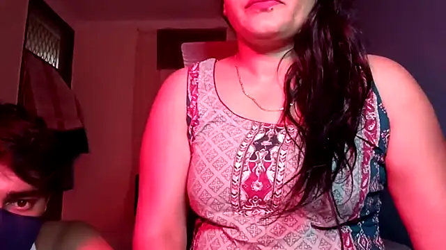 horny milf couple online show from April 26, 2026, 10:57 am