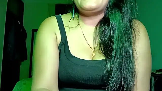 horny milf couple online show from May 15, 2026, 6:37 pm