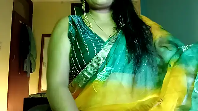 horny milf couple online show from May 25, 2026, 7:53 pm