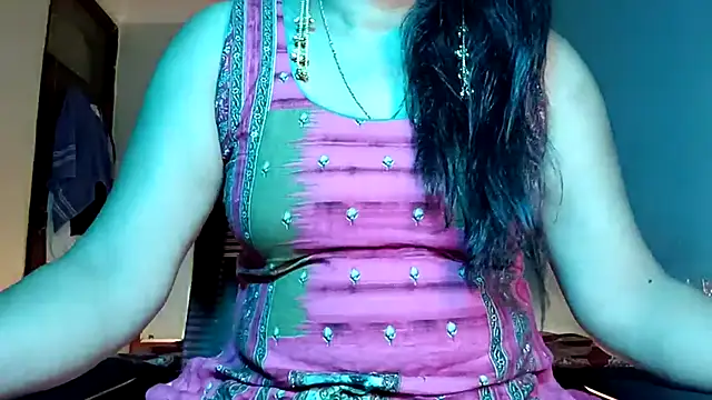horny milf couple online show from May 31, 2026, 12:08 am