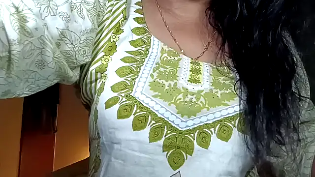 horny milf couple online show from June 10, 2026, 9:25 pm