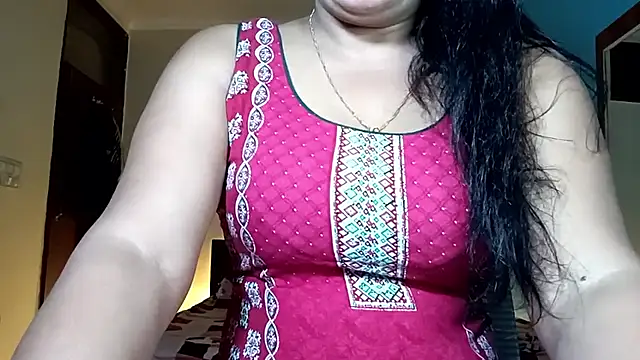 horny milf couple online show from June 18, 2026, 8:02 pm
