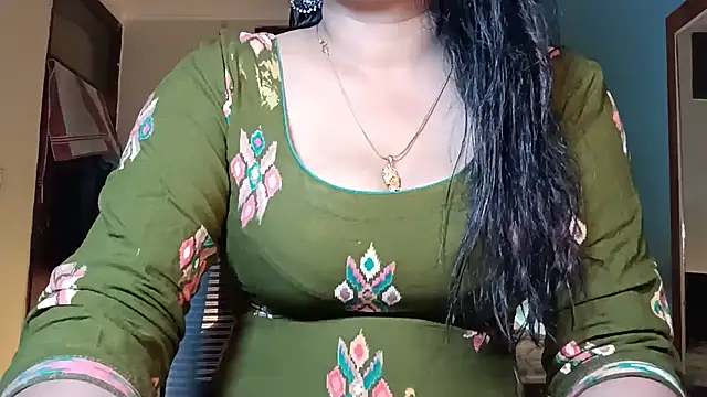 horny milf couple online show from June 26, 2026, 7:29 pm