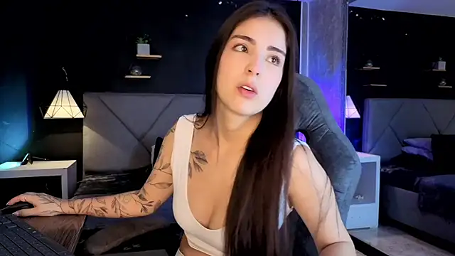 giapearl25 online show from October 29, 2025, 1:02 pm