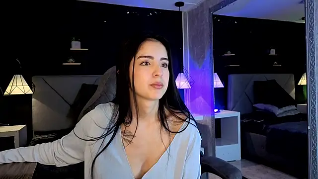 giapearl25 online show from December 2, 2025, 2:23 pm