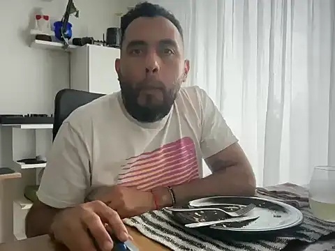 Snapshot of Domfetishx chatting on November 9, 2025, 5:11 pm Domfetishx online show from November 9, 2025, 5:11 pm