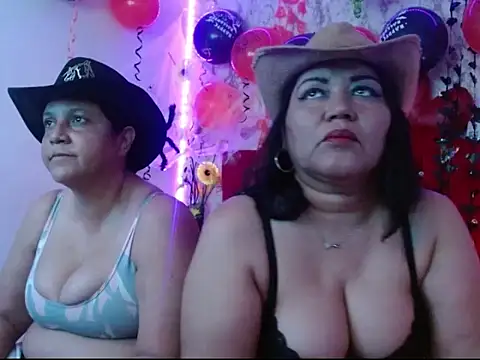 DannaLanegra2 online show from October 12, 2025, 5:01 pm