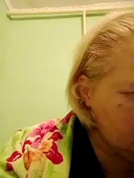 LusiyaGold5 online show from November 25, 2025, 9:04 pm