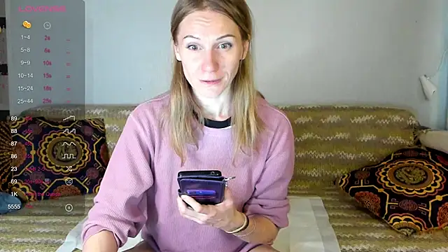 Amalia Mio online show from October 31, 2025, 10:16 am