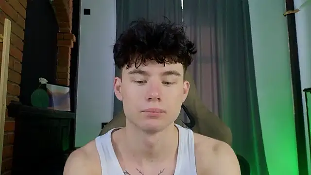 Cute Mike online show from March 4, 2026, 4:40 am