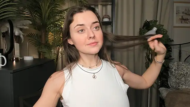 ThelmaJusto online show from November 29, 2025, 3:48 pm