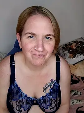 Snapshot of LaceyWestxx chatting on November 24, 2025, 6:18 pm LaceyWestxx online show from November 24, 2025, 6:18 pm