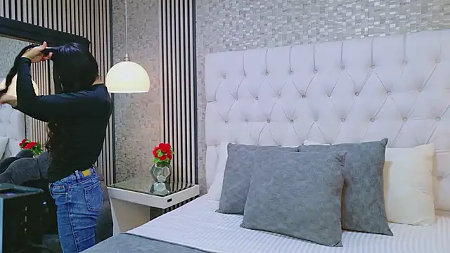 CristalShayy online show from March 15, 2026, 12:11 pm