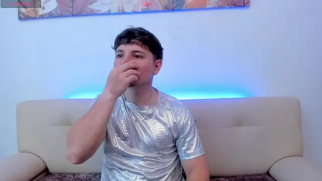 Snapshot of Leoo_Miller chatting on October 16, 2025, 9:27 pm Leoo Miller online show from October 16, 2025, 9:27 pm