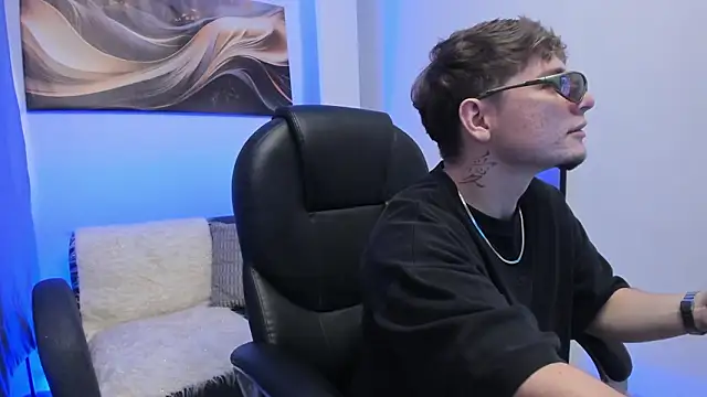 Leoo Miller online show from March 11, 2026, 4:07 am