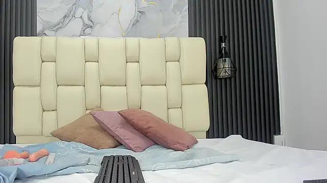 antonelasc online show from October 7, 2025, 8:50 pm