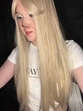 Snapshot of Darling_Bri_ chatting on October 18, 2025, 6:30 pm Darling Bri online show from October 18, 2025, 6:30 pm