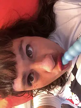 gatitaplop online show from December 16, 2025, 8:58 pm