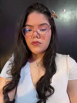 Snapshot of GabrielleMarsh1 chatting on December 5, 2025, 4:21 am GabrielleMarsh1 online show from December 5, 2025, 4:21 am