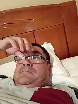 Snapshot of Alfred_00000 chatting on October 10, 2025, 11:42 am Alfred 00000 online show from October 10, 2025, 11:42 am