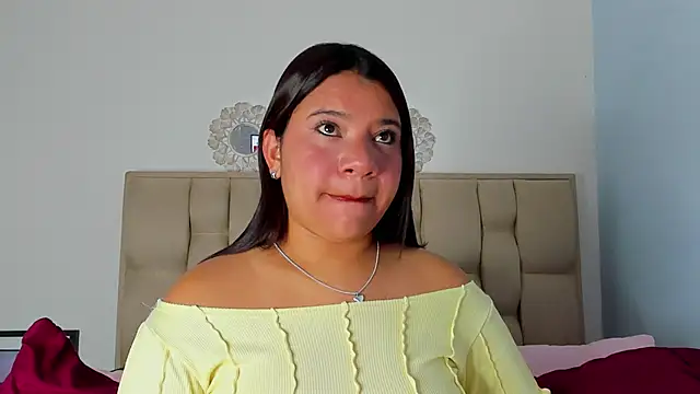 Snapshot of Stefany_Bam chatting on November 30, 2025, 1:09 am Stefany Bam online show from November 30, 2025, 1:09 am