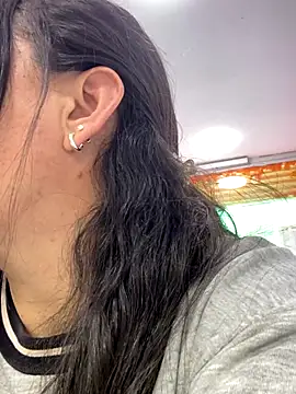 Snapshot of Stefany_Bam chatting on December 5, 2025, 4:25 pm Stefany Bam online show from December 5, 2025, 4:25 pm