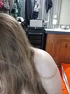 AugustRayn online show from June 18, 2026, 11:09 pm