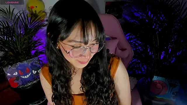 Snapshot of aiko_o0 chatting on November 25, 2025, 12:32 am aiko o0 online show from November 25, 2025, 12:32 am