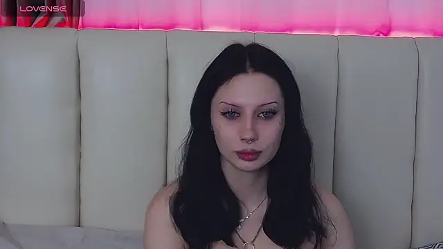 Snapshot of MaeAnna chatting on December 14, 2025, 1:27 pm MaeAnna online show from December 14, 2025, 1:27 pm