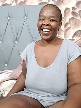 Snapshot of Bigboobsbooty chatting on February 28, 2026, 2:07 pm Bigboobsbooty online show from February 28, 2026, 2:07 pm