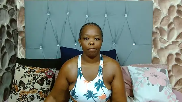 Snapshot of Bigboobsbooty chatting on March 6, 2026, 5:37 am Bigboobsbooty online show from March 6, 2026, 5:37 am