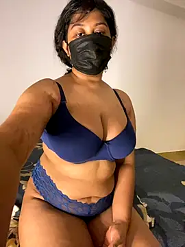 Snapshot of Monica__Bellucci__ chatting on November 23, 2025, 2:06 pm Monica Bellucci online show from November 23, 2025, 2:06 pm