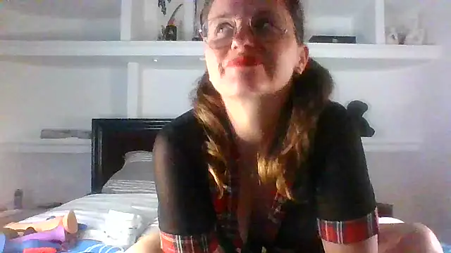 xcrazzycat online show from May 14, 2026, 8:59 pm