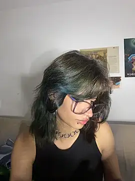 sukulaurens online show from July 4, 2026, 5:35 am