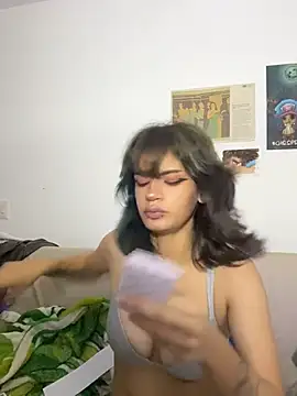 sukulaurens online show from July 14, 2026, 2:05 am