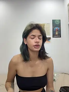 sukulaurens online show from July 16, 2026, 3:34 am