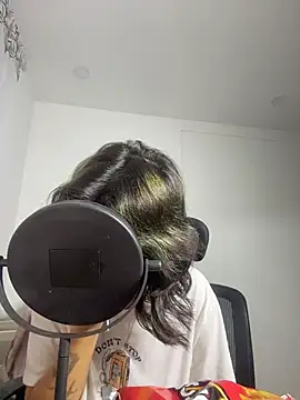 sukulaurens online show from July 20, 2026, 3:43 am