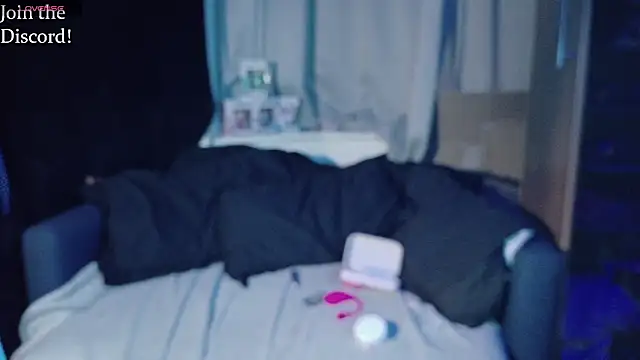 venusflytrapped online show from February 12, 2026, 3:45 am