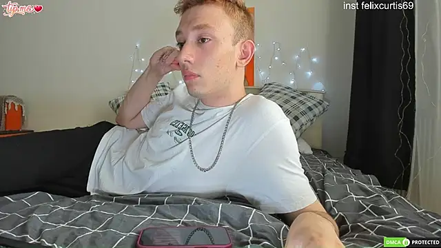 Snapshot of felixcurt69 chatting on July 22, 2026, 10:07 am felixcurt69 online show from July 22, 2026, 10:07 am