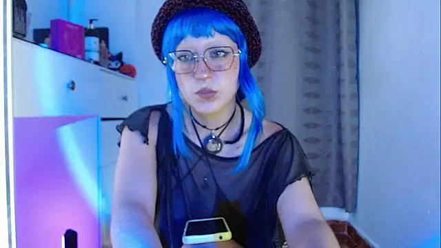 Snapshot of zora_blue777 chatting on November 19, 2025, 1:05 am zora blue777 online show from November 19, 2025, 1:05 am