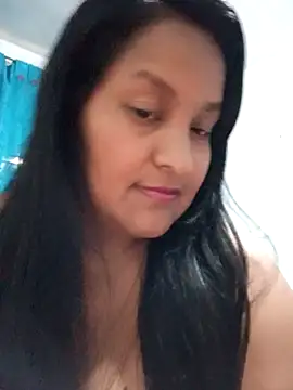 Snapshot of lucia00xx chatting on November 26, 2025, 1:39 am lucia00xx online show from November 26, 2025, 1:39 am