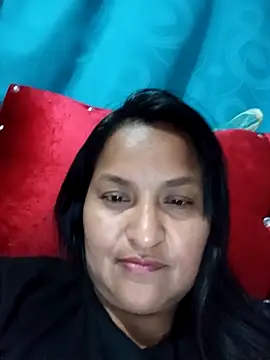 Snapshot of lucia00xx chatting on November 30, 2025, 2:15 am lucia00xx online show from November 30, 2025, 2:15 am