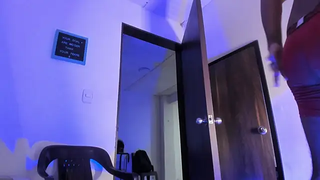 Snapshot of Dann_17_ chatting on November 7, 2025, 10:59 am Dann 17 online show from November 7, 2025, 10:59 am