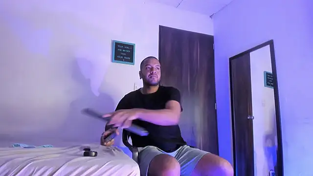 Snapshot of Dann_17_ chatting on November 10, 2025, 10:58 am Dann 17 online show from November 10, 2025, 10:58 am