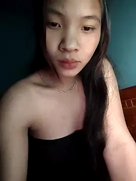 Snapshot of LeyLya chatting on November 13, 2025, 10:03 am LeyLya online show from November 13, 2025, 10:03 am