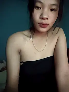 Snapshot of LeyLya chatting on November 15, 2025, 7:38 am LeyLya online show from November 15, 2025, 7:38 am