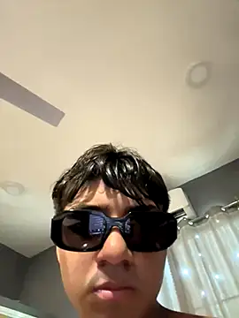 lain213 online show from October 7, 2025, 11:02 pm